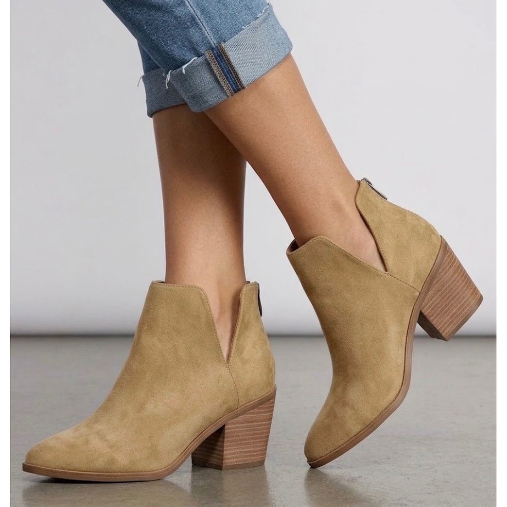 BP. Kaleb Tan Faux Suede Side Cutout Pointed Toe Ankle Booties Size 9.5
